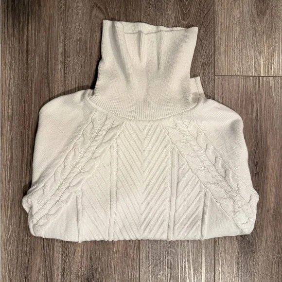 Tommy Hilfiger Off-White Turtleneck Sweater - Picture 8 of 8